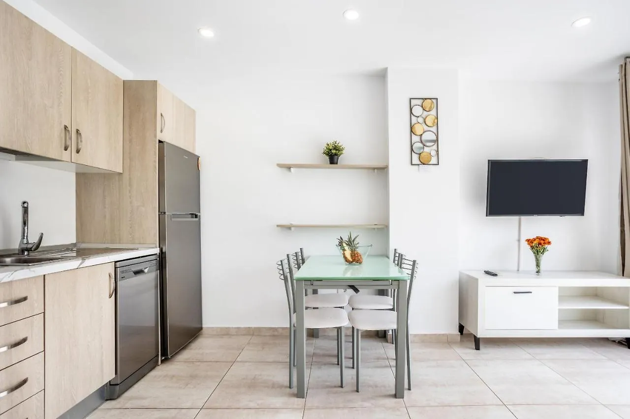 Family Home Near Ocean Los Cristianos Lovetenerife 아로나